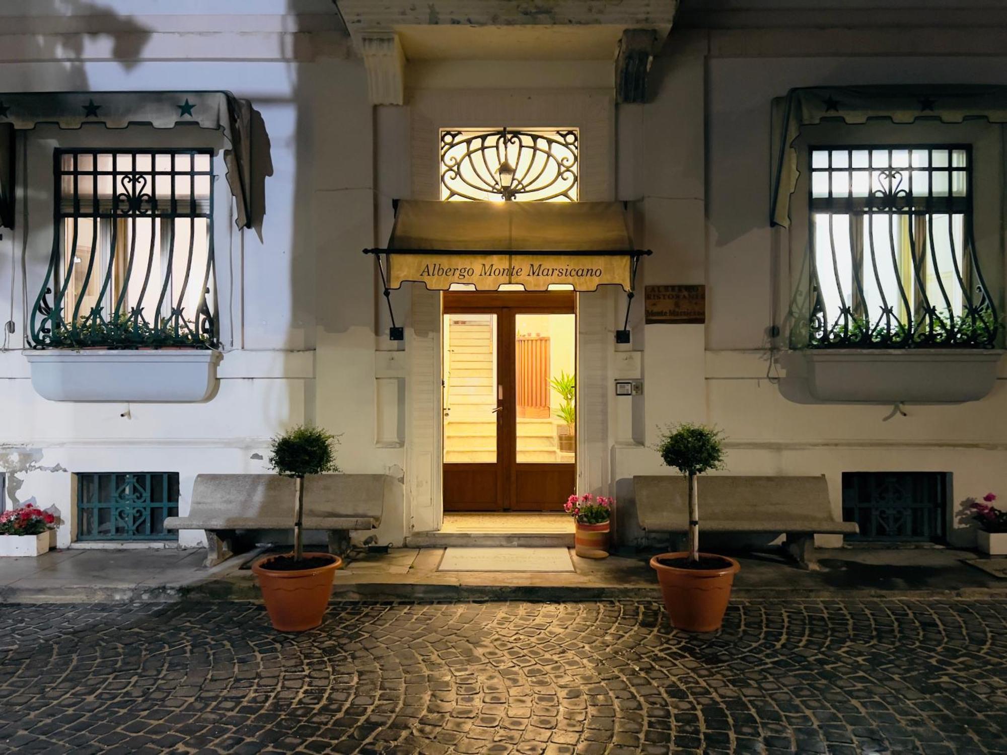 Monte Marsicano Hotel เปสกัสเซโรลี ภายนอก รูปภาพ
